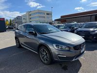 Gebraucht Volvo V60 CC Momentum 190 PS (139 kW) 2016 Kombi