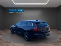 Gebraucht Volvo V60 Momentum 150 PS (110 kW) 2019 Blau Kombi