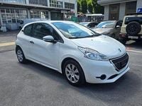 Gebraucht Peugeot 208 Access 68 PS (50 kW) 2013 Kleinwagen