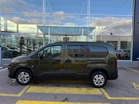 Neu Peugeot Rifter Allure 130 PS (95 kW) 2025 Grün Van / Kleinbus