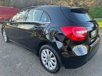 gebraucht Mercedes A180 Style 7G-DCT