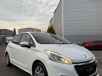 Gebraucht Peugeot 208 82 PS (60 kW) 2015 Kleinwagen