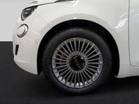 Neu Fiat 500e Red 87 kW (119 PS) 2025