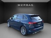 Gebraucht Mercedes B200 AMG line 163 PS (119 kW) 2023 Blau Van / Kleinbus