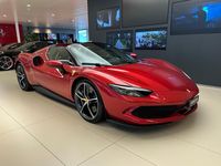 Gebraucht Ferrari 296 830 PS (610 kW) 2024 Rot Cabrio