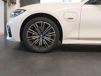 Gebraucht BMW 330e M Sport 183 PS (134 kW) 2021 Weiss Kombi