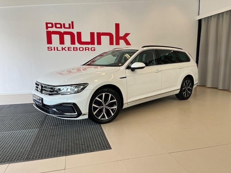 Hvid Brugt 2021 VW Passat GTE Stationcar | 234.900 kr. (Fair pris) - Billede 1/4