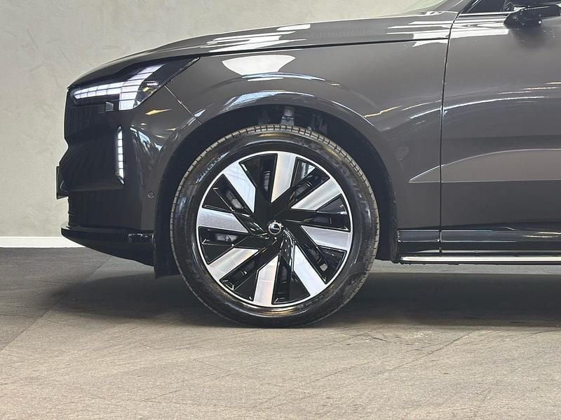 Ny Volvo EX90 Ultra 300 kW (408 HK) 2026 Platinumgrey SUV