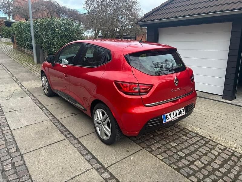 Brugt Renault Clio IV Zen 90 HK (66 kW) 2017 Rød Hatchback