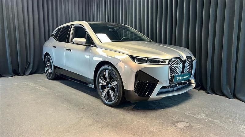 Oxid grey metallic Brugt 2024 BMW iX SUV | 649.900 kr. (Super pris) - Billede 1/1