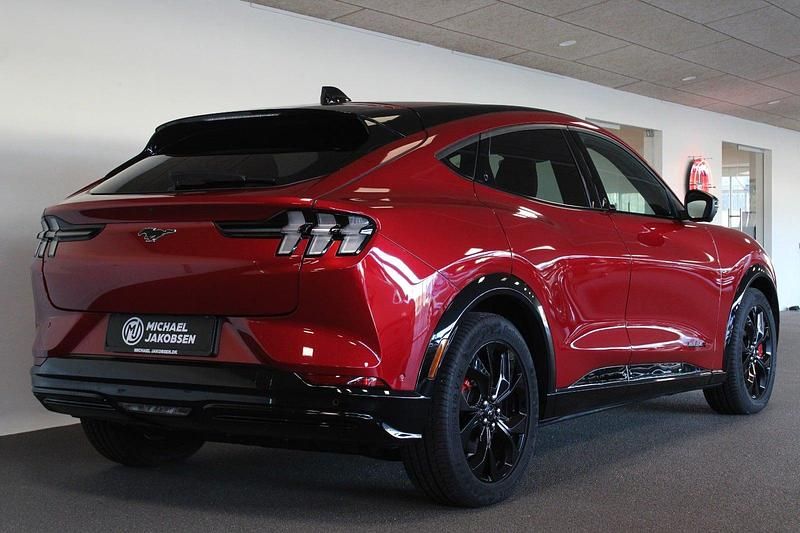 Brugt Ford Mustang Mach-E Extended Range 216 kW (294 HK) 2025 Rødmetal SUV