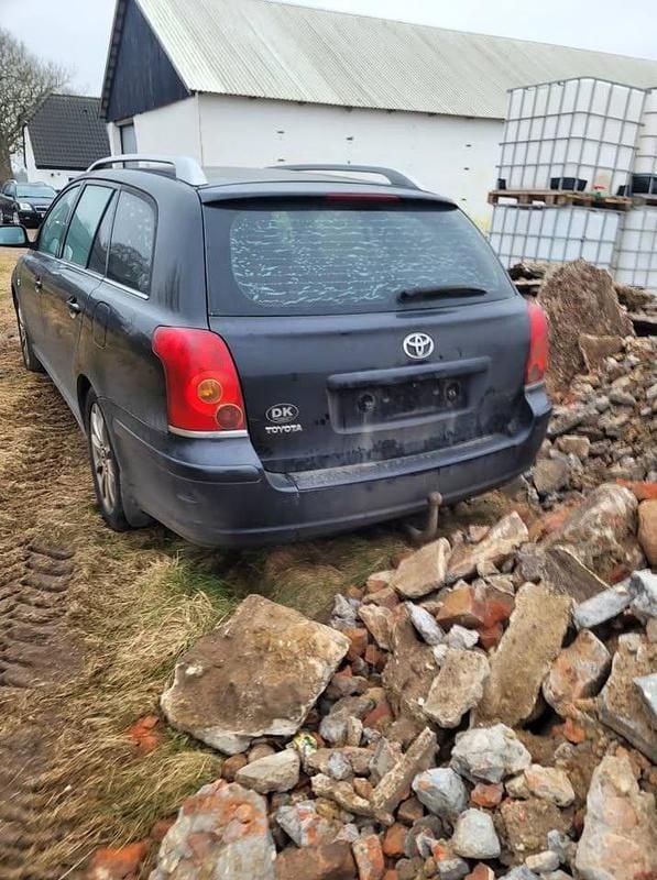 Brugt Toyota Avensis 116 HK (85 kW) 2005 Stationcar