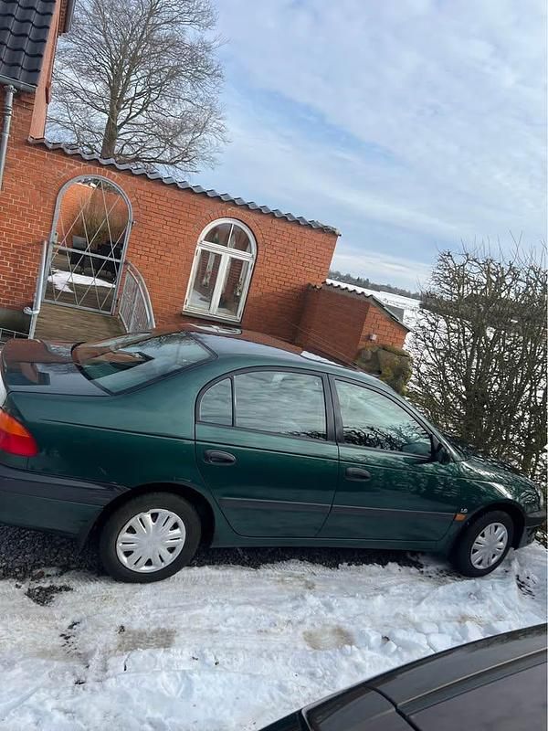 Brugt Toyota Avensis 110 HK (80 kW) 2000 Sedan