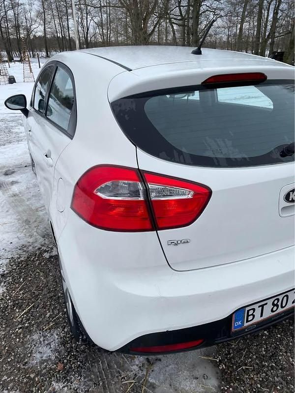 Brugt Kia Rio 75 HK (55 kW) 2013 Hvid MPV