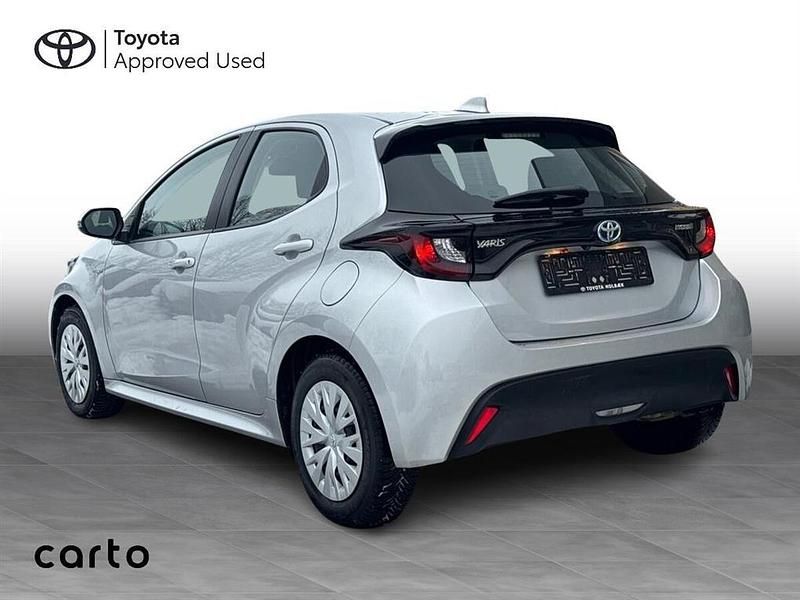 Brugt Toyota Yaris Hybrid H3 116 HK (85 kW) 2021 Sølvmetal Hatchback