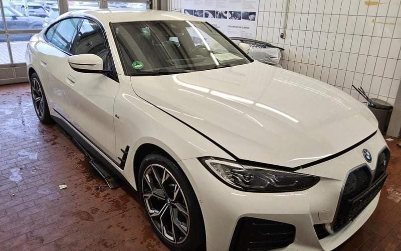Hvid Brugt 2022 BMW i4 M Sport Sedan | 329.800 kr. (God pris) - Billede 1/4