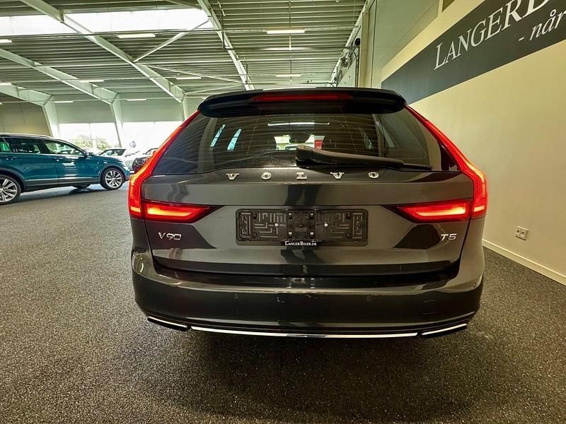 Brugt Volvo V90 Momentum 254 HK (186 kW) 2016 Mørkblåmetal Stationcar