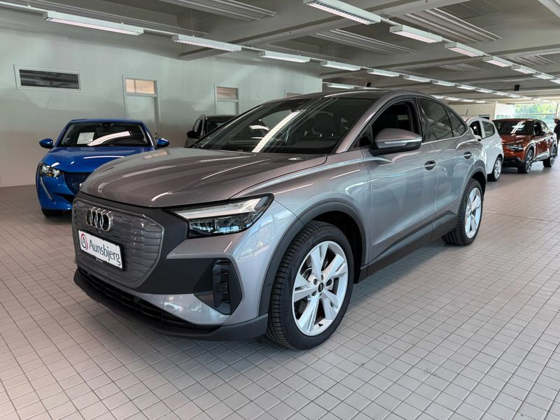 Grå metal Brugt 2023 Audi Q4 Sportback e-tron SUV | 324.500 kr. (God pris) - Billede 1/4