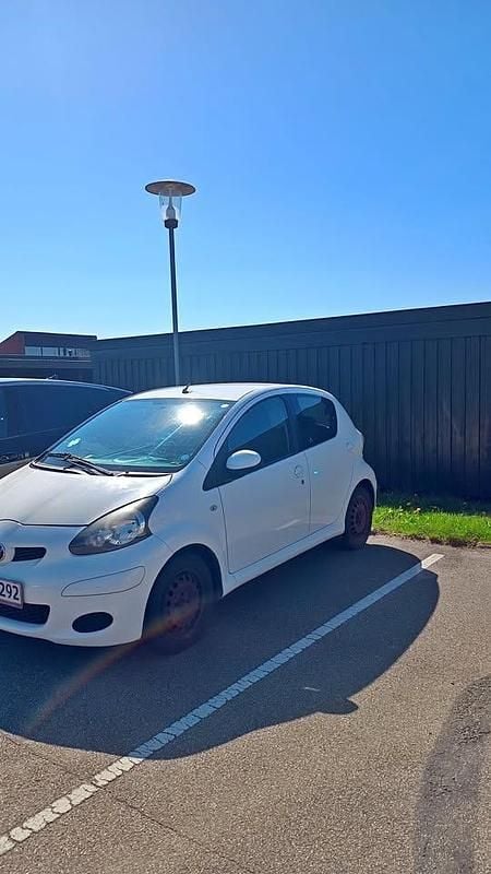 Sort Brugt 2012 Kia Rio MPV | 25.000 kr. (Super pris) - Billede 1/4