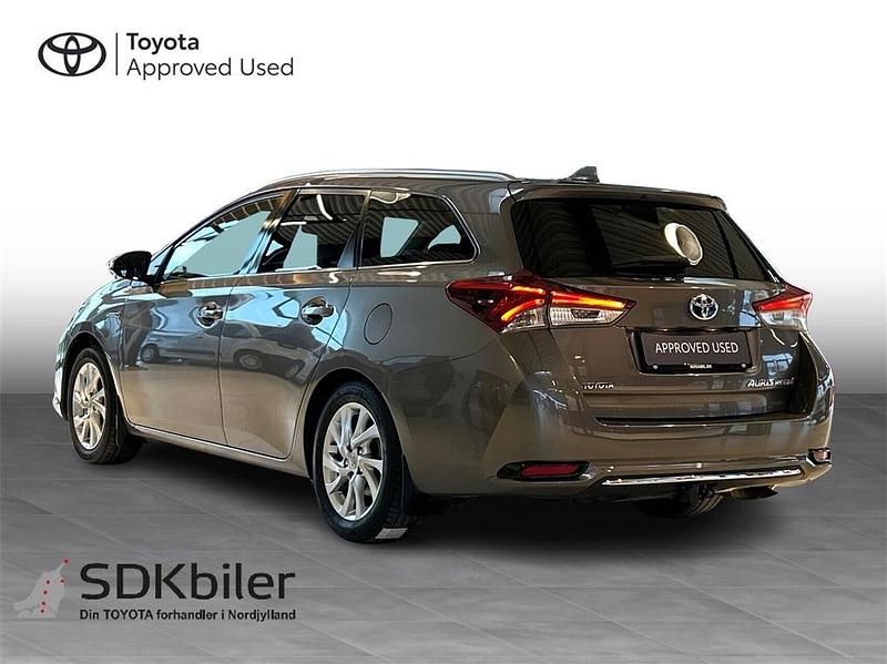Brugt Toyota Auris Touring Sports Comfort 136 HK (100 kW) 2016 Platinum bronze Stationcar
