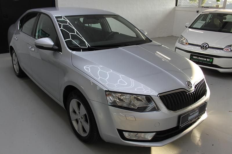 Sølv Brugt 2014 Skoda Octavia Elegance Hatchback | 64.900 kr. (Fair pris) - Billede 1/1