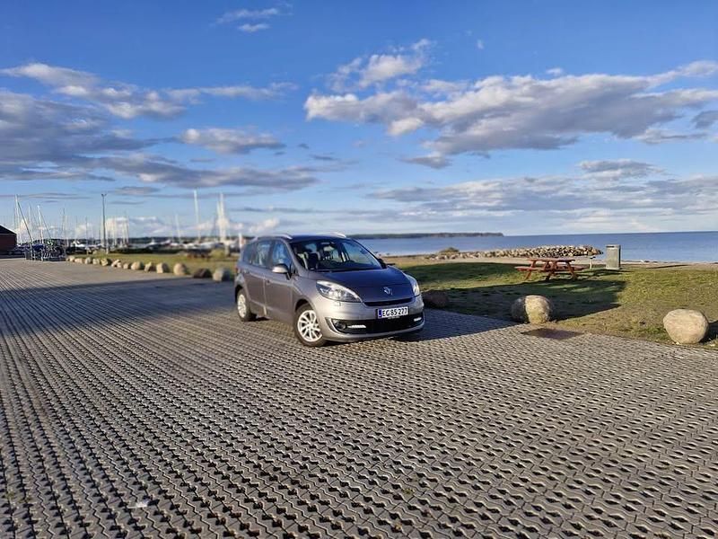 Brugt Renault Grand Scénic III 130 HK (95 kW) 2012 MPV