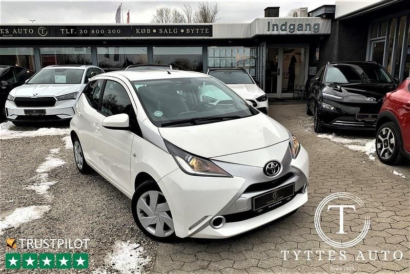 Brugt Toyota Aygo Touch 69 HK (50 kW) 2017 Hvidmetal Hatchback