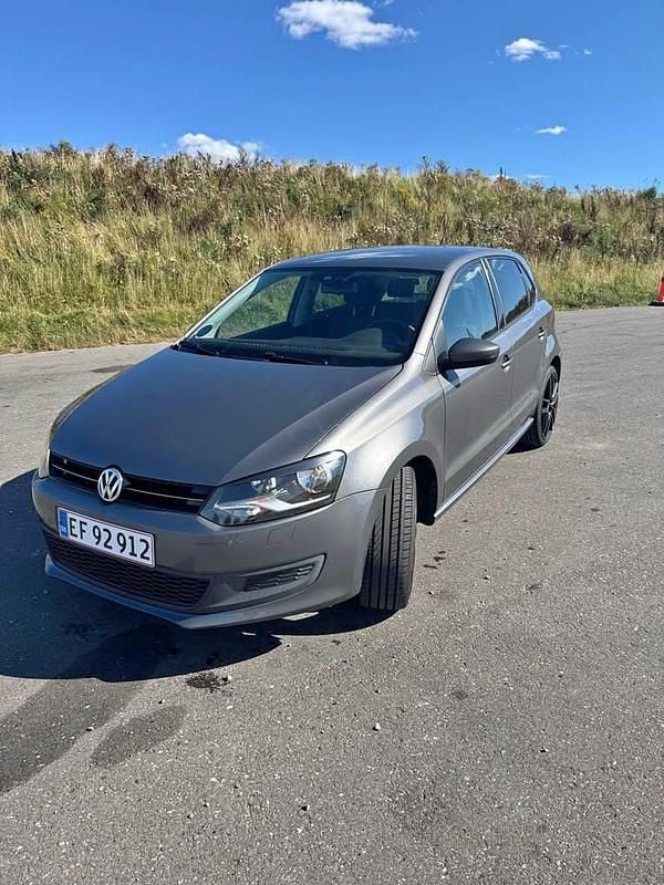 Grå Brugt 2014 VW Polo Comfortline Hatchback | 84.900 kr. (God pris) - Billede 1/4
