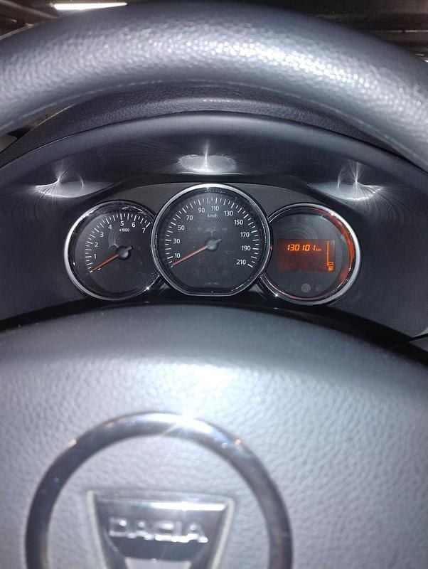 Hvid Brugt 2013 Dacia Sandero Essentiel Hatchback | 36.000 kr. - Billede 1/5
