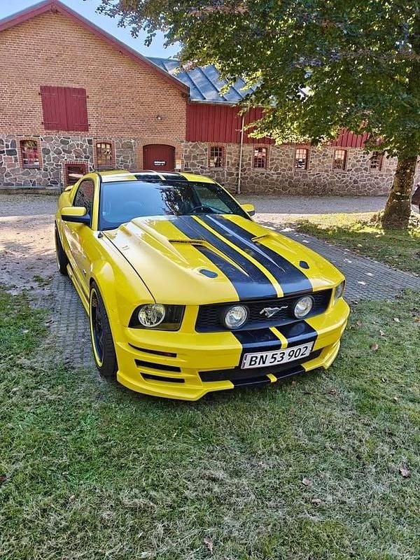 Gul Brugt 2005 Ford Mustang Coupe | 295.000 kr. - Billede 1/4