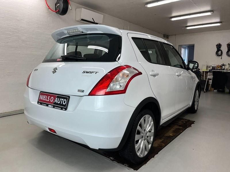 Brugt Suzuki Swift 94 HK (69 kW) 2013 Perlemorshvid Hatchback