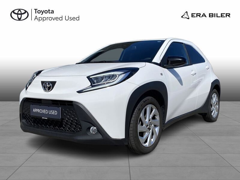 Hvid Brugt 2024 Toyota Aygo Active Hatchback | 134.900 kr. (God pris) - Billede 1/4