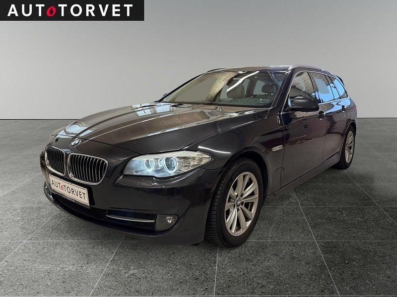 Gråmetal Brugt 2011 BMW 520 Stationcar | 109.700 kr. (God pris) - Billede 1/4