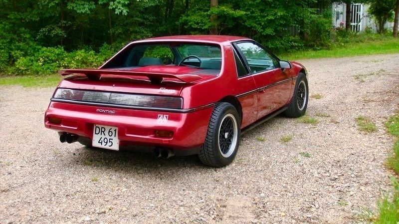 Brugt Pontiac Fiero 140 HK (102 kW) 1989 Rød Coupe