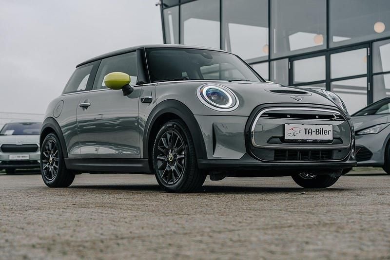Grå Brugt 2023 Mini Cooper SE Essential Hatchback | 149.700 kr. (God pris) - Billede 1/4