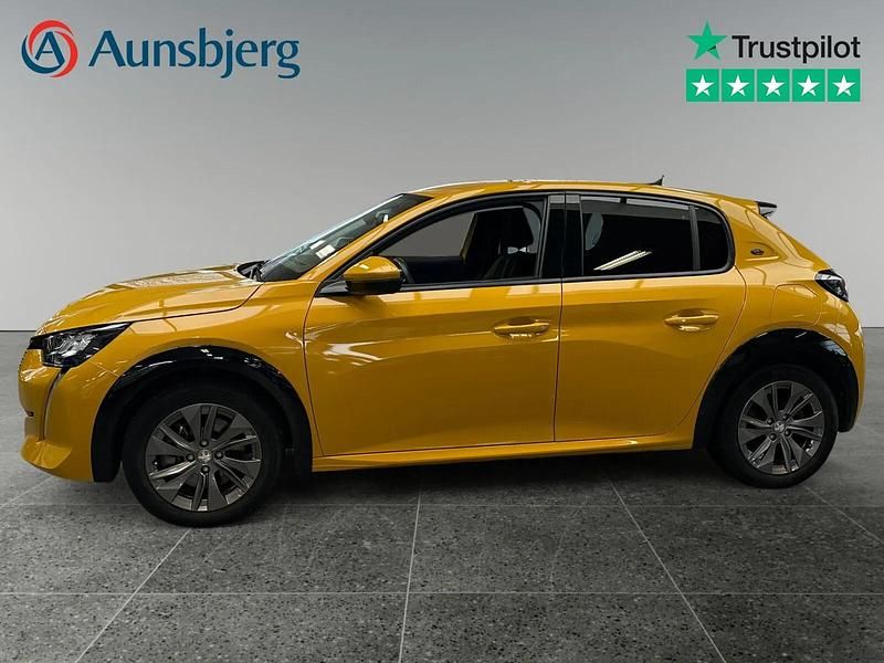 Brugt Peugeot e-208 Allure 100 kW (136 HK) 2021 Gul Hatchback