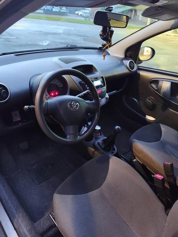 Brugt Toyota Aygo 68 HK (50 kW) 2013 Brun Hatchback