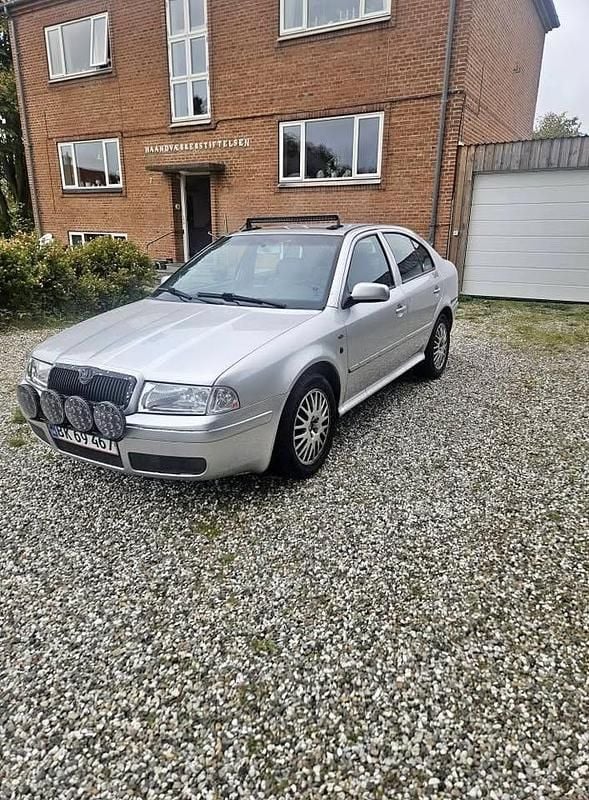 Brugt 2004 Skoda Octavia Elegance Hatchback | 17.500 kr. - Billede 1/4