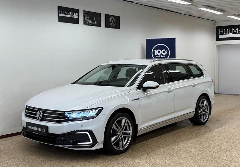 Hvid Brugt 2020 VW Passat GTE Stationcar | 199.800 kr. (God pris) - Billede 1/4