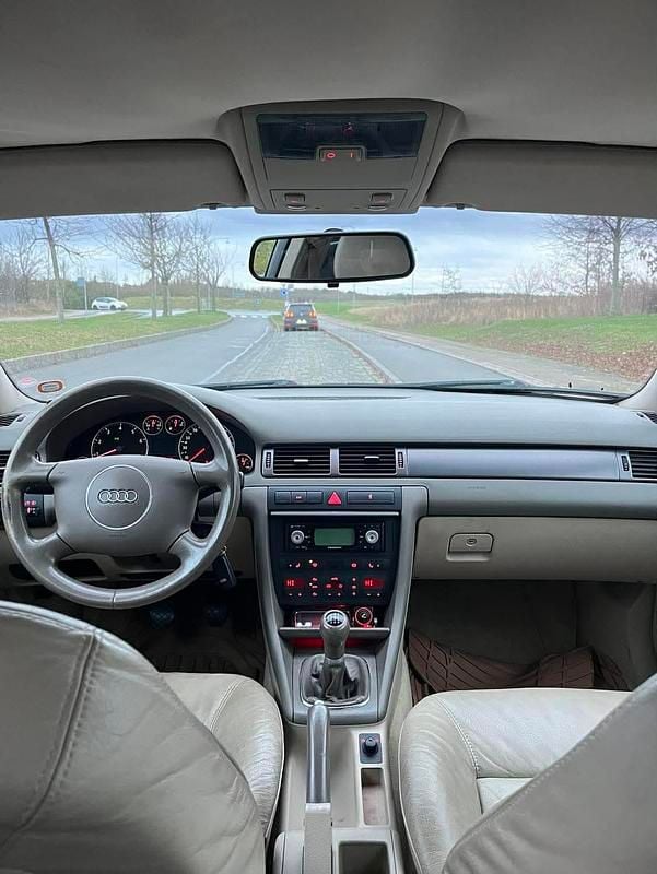 Brugt Audi A6 Comfort 130 HK (95 kW) 2004 Sort Stationcar