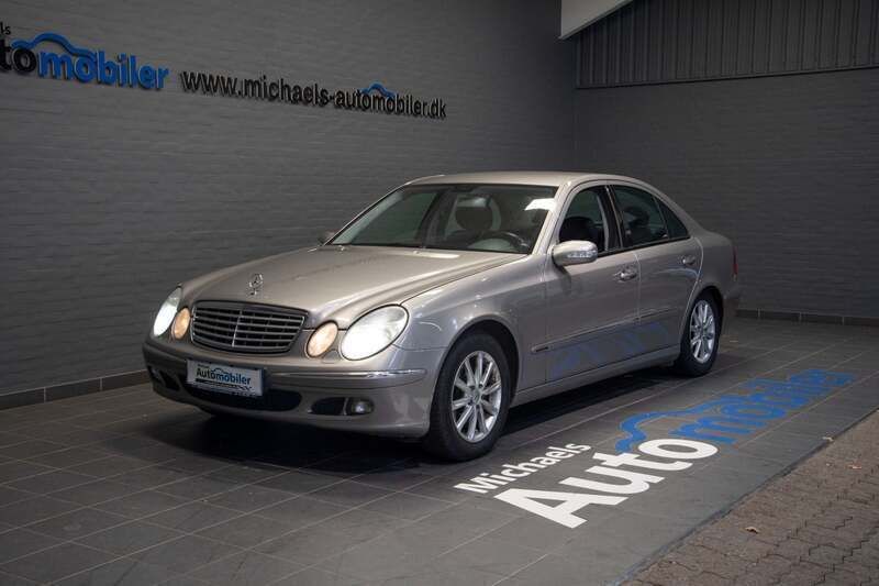 Sølvmetal Brugt 2006 Mercedes E320 Elegance Sedan | 39.900 kr. - Billede 1/4