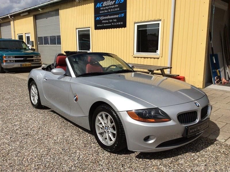 Sølvmetal Brugt 2004 BMW Z4 Cabriolet | 160.000 kr. - Billede 1/4