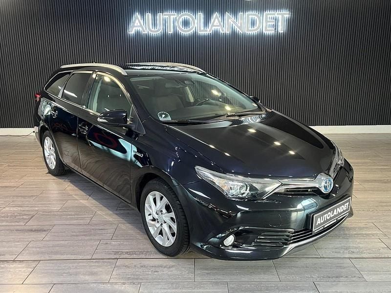Sortmetal Brugt 2018 Toyota Auris Hybrid Comfort Stationcar | 129.800 kr. (Fair pris) - Billede 1/4