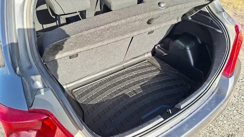 Brugt Toyota Yaris Touch 69 HK (50 kW) 2013 Grå Hatchback