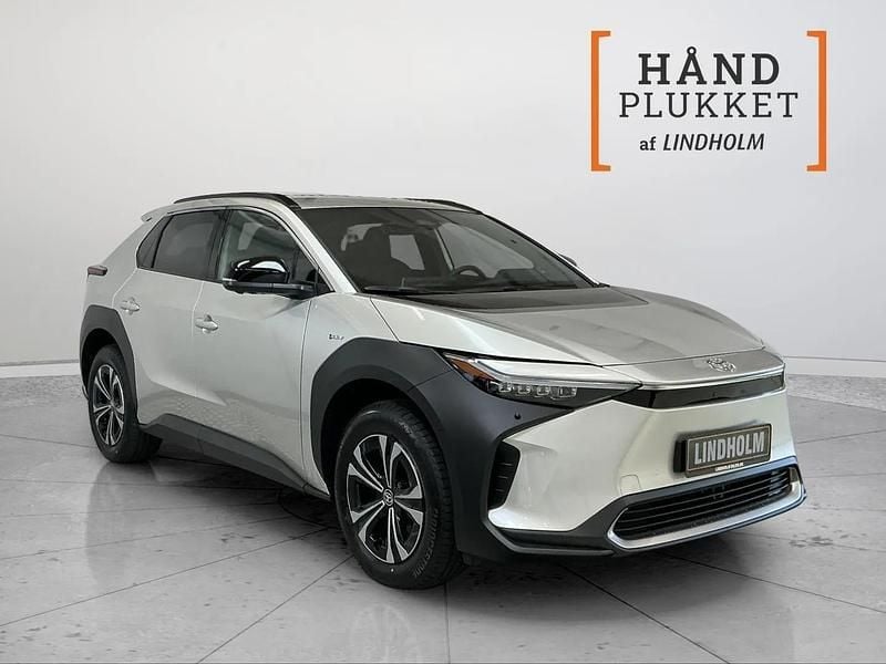 Sølvmetal Ny 2025 Toyota bZ4X Executive SUV | 289.900 kr. (Super pris) - Billede 1/3