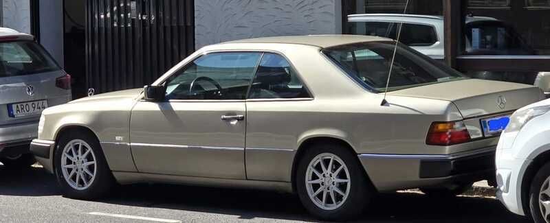 Guld Brugt 1991 Mercedes CL230 Coupe | 80.000 kr. - Billede 1/4