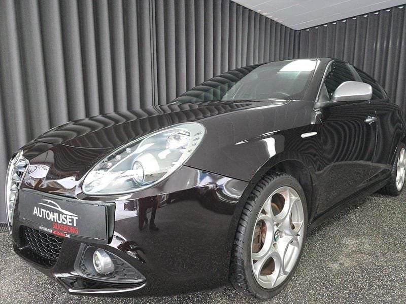 Sortmetal Brugt 2015 Alfa Romeo Giulietta Distinctive Hatchback | 109.900 kr. - Billede 1/4