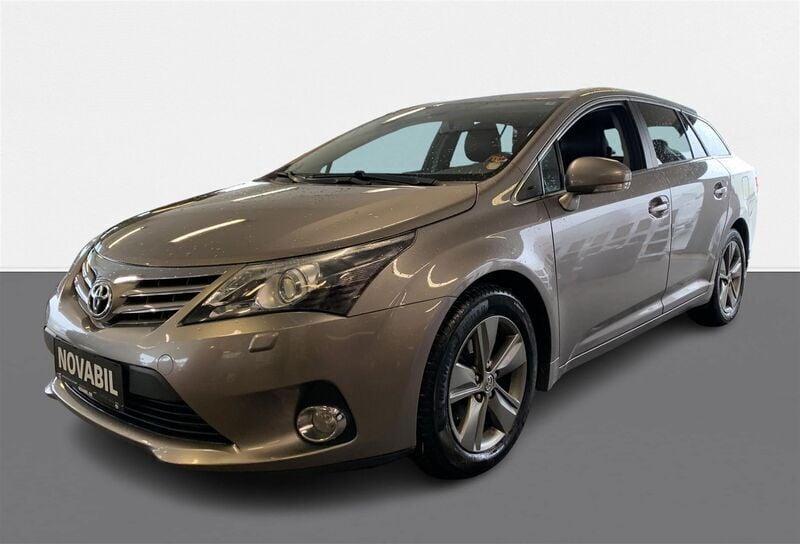Lys olive metal Brugt 2015 Toyota Avensis Premium Stationcar | 129.900 kr. (God pris) - Billede 1/4