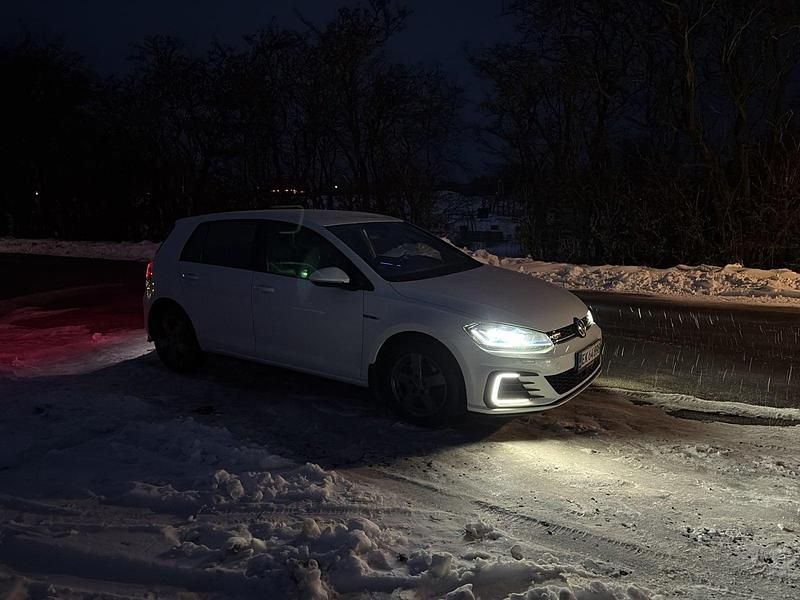 Brugt VW Golf VII GTE 204 HK (150 kW) 2018 Hvid Hatchback