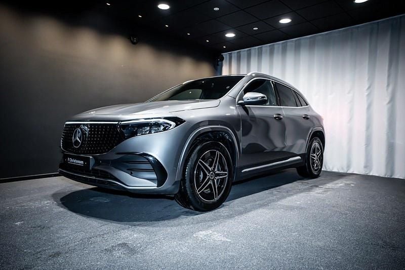 Farve: gråmetal Brugt 2025 Mercedes EQA250+ AMG SUV | 334.900 kr. (Fair pris) - Billede 1/4